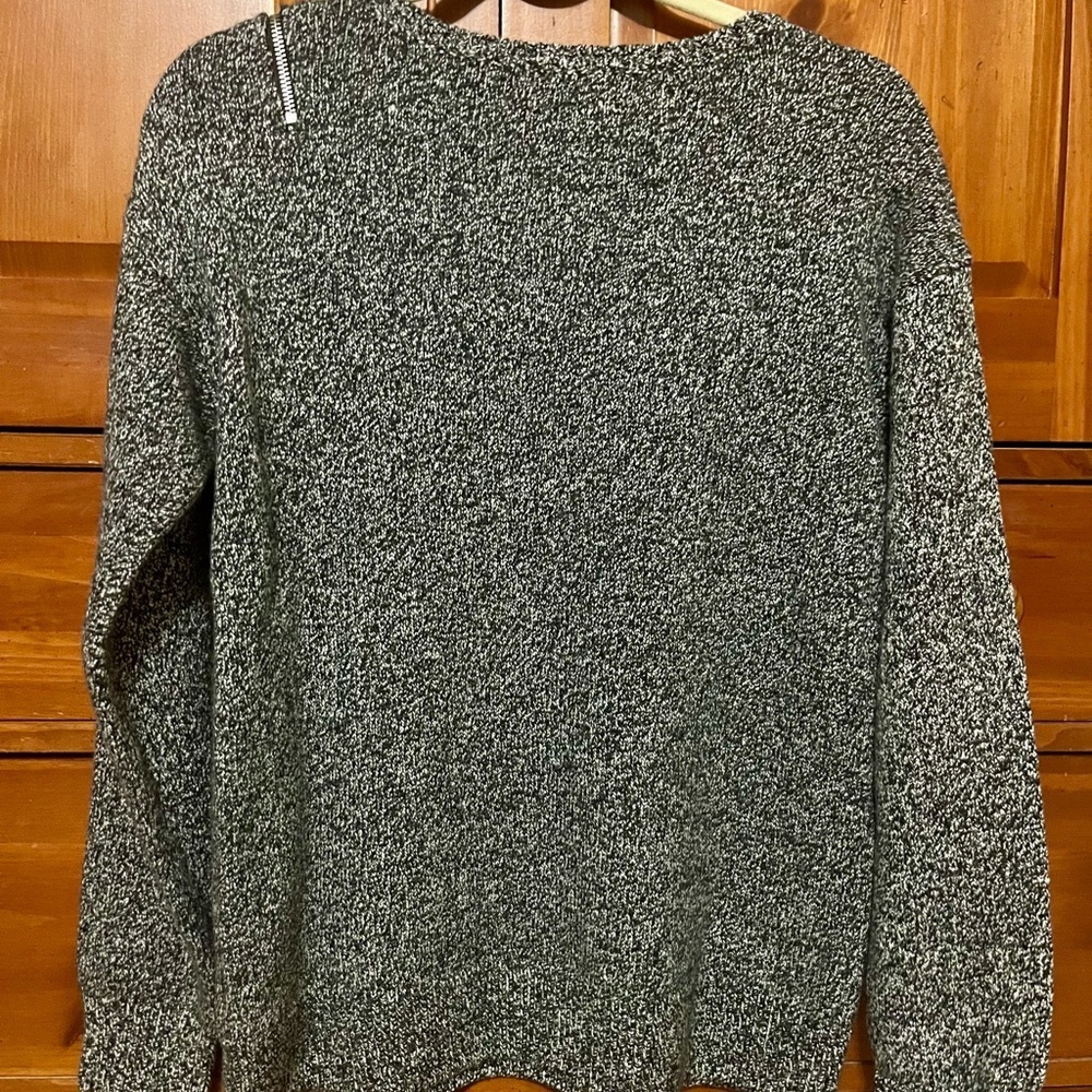 Michael Kors Elegant Black and White Sweater - Medium - Picture 6 of 6